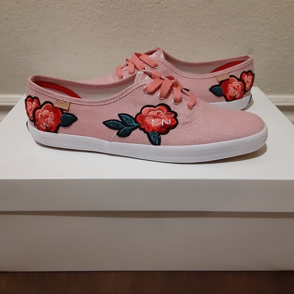 Keds - Picture 1 of 4